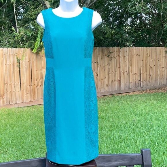 Take 50% OFF- Adrianna Papell Green Lace Panel Sheath Dress, Size-4 - Picture 1 of 8